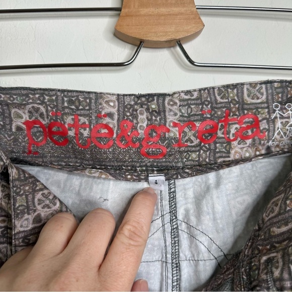 Johnny Was Pete & Greta Y2K Artsy Patterned Cargo Pants Size 4 - Picture 6 of 11